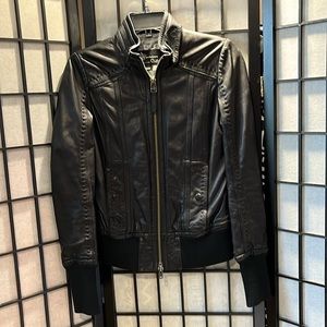 Aritzia Black Genuine Leather Jacket Size TP/XS Zipper Closure Beautiful lining